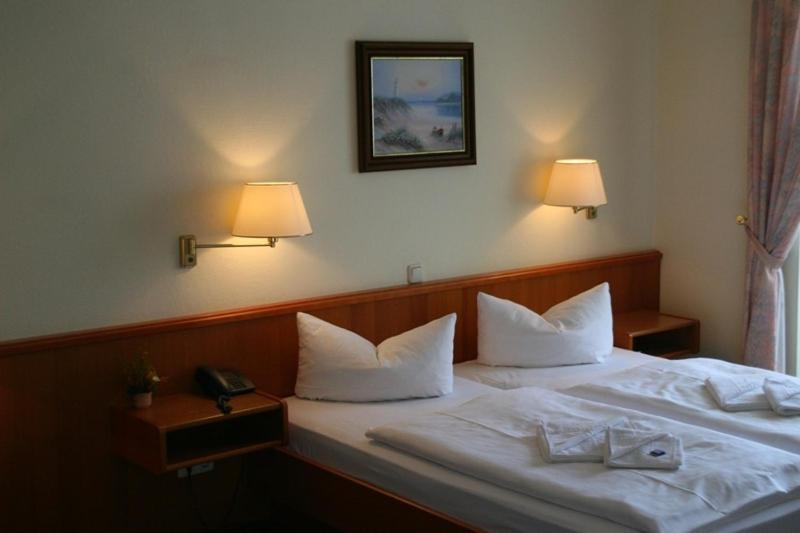 Hotel Garni Seeschlösschen Kölpinsee Zimmer foto